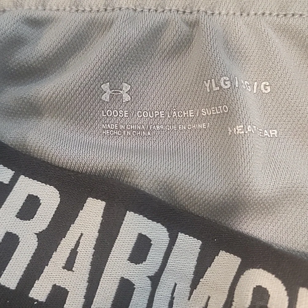 Girls‎ Grey Under Armour Loose Shorts